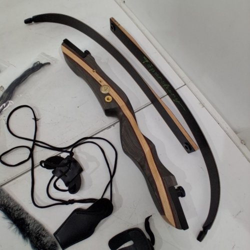 TOPARCHERY RIGHT-HANDED FIBREGLASS RECURVE HUNTING BOW - 62" - 20-50LBS DRAW WEIGHT - BROWN AND BLACK image 3