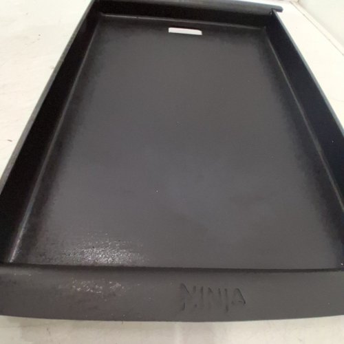 NINJA FLEXFLAME UPGRADE PROFESSIONAL-GRADE CARBON STEEL GRIDDLE PLATE WITH GREASE DRAIN - COMPATIBLE WITH PG300 - BLACK (MODEL: XSKHLFGRIDLE) image 3