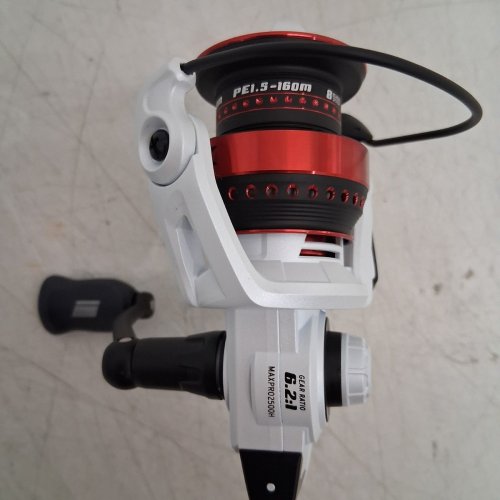 ABU GARCIA MAX PRO SPINNING FISHING REEL - 6.2:1 - AMBIDEXTROUS - BLACK/RED/WHITE (MODEL: MAXPRO2500H) image 4