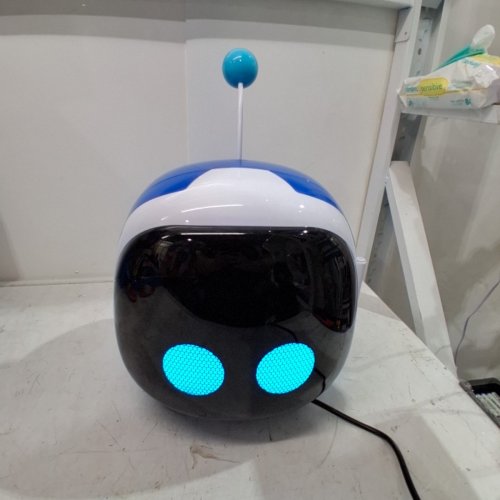 PLAYSTATION ASTRO BOT FIGURAL HEAD MINI FRIDGE - 4 L - 6 CAN - 120 V - BLUE AND WHITE (MODEL: 19474) image 4