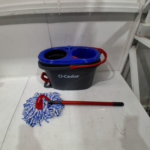 O-CEDAR EASYWRING RINSECLEAN MICROFIBER SPIN MOP & BUCKET FLOOR CLEANING SYSTEM image 2