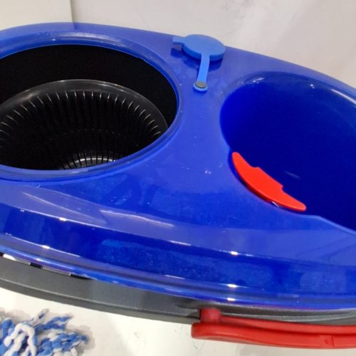 O-CEDAR EASYWRING RINSECLEAN MICROFIBER SPIN MOP & BUCKET FLOOR CLEANING SYSTEM image 3