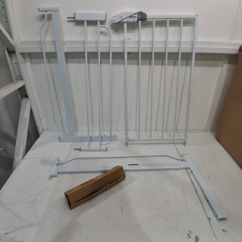 REGALO EASY STEP SAFETY GATE - 29"- 38.5" - WHITE (MODEL : 1160-DS) image 2