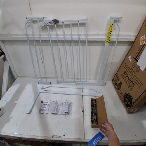 REGALO EASY-STEP METAL WALK-THROUGH SAFETY GATE - 30" X 29'' - 38.5'' - WHITE (MODEL: 1160DS) image 2