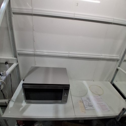 PANASONIC GENIUS CYCLONIC INVERTER MICROWAVE OVEN - 2.2CU.FT/1200W - STAINLESS STEEL (MODEL: NN-SD965S) image 4