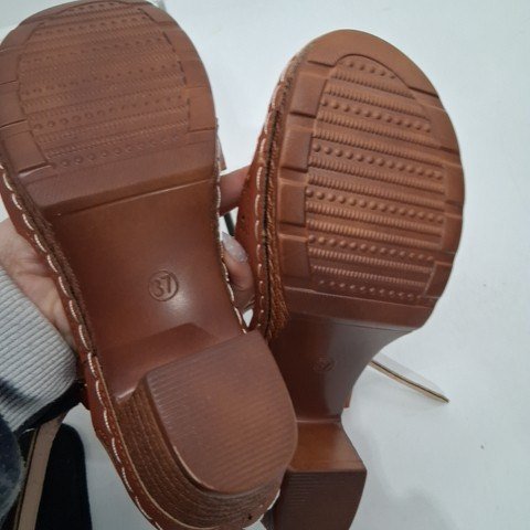 WOMEN'S ANKLE STRAP HEELED SANDALS - SIZE 7 (37) - BROWN image 4