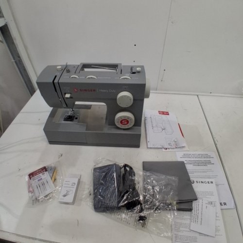 SINGER HEAVY DUTY SEWING MACHINE - 15.5" X 6" X 12" - 84W - GREY (MODEL: 4452) image 3