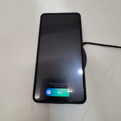 DEALWORTHY QI WIRELESS CHARGING PAD WITH ADAPTER - 10W - BLACK image 2