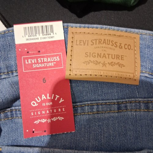 WOMEN'S LEVI STRAUSS SIGNATURE MID RISE JEANS - SIZE 6 - BLUE (STYLE: SIGNATURE) image 2