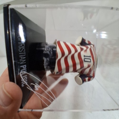 FAN COLLEX MYJERSEY CHRISTIAN PULISIC USA SOCCER JERSEY FIGURINE DISPLAY - RED AND WHITE (ITEM: 21242) image 4