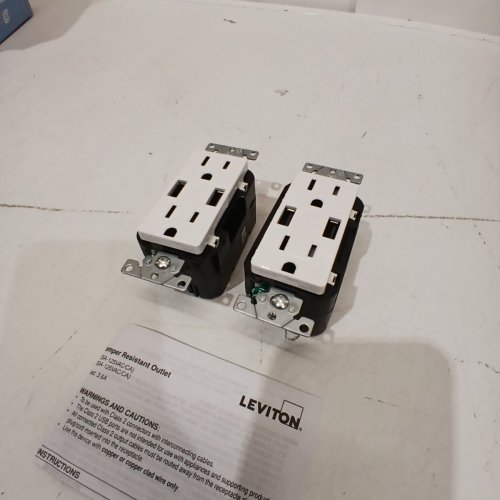 2PK LEVITON DECORA DUPLEX 3.6AMP USB CHARGER AND 15 AMP TAMPER RESISTANT RECEPTACLE - WHITE (MODEL: 756-T5632-2BW) image 2