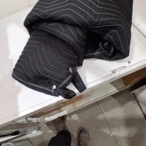 VEVOR GROMMETED SOUNDPROOF BLANKET - 96" X 80" - BLACK image 3
