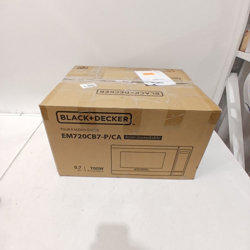 BLACK + DECKER DIGITAL PUSH BUTTON DOOR MICROWAVE OVEN - 700W - BLACK/STAINLESS STEEL (MODEL: EM720CB7-P) image 5