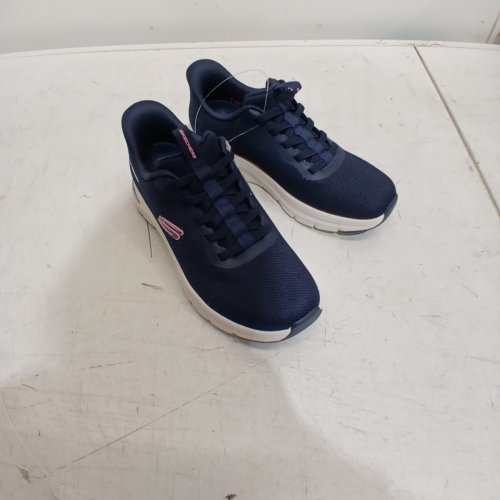 SKECHERS SWIFT FIT SHOES - SIZE 7 - NAVY (ITEM: 2566407) image 4