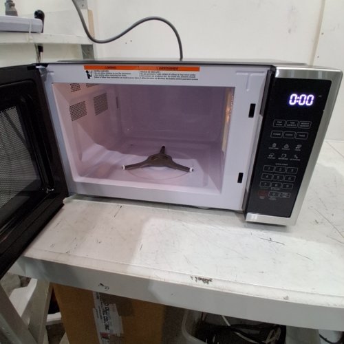CHEFMAN COUNTERTOP MICROWAVE WITH 10 POWER LEVELS, ECO MODE, CHILD SAFETY LOCK - 1000W, 1.1 CU.FT - STAINLESS STEEL - (MODEL: RJ55-SS-11-CK-CA) image 2