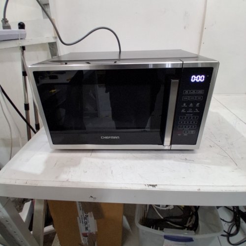 CHEFMAN COUNTERTOP MICROWAVE WITH 10 POWER LEVELS, ECO MODE, CHILD SAFETY LOCK - 1000W, 1.1 CU.FT - STAINLESS STEEL - (MODEL: RJ55-SS-11-CK-CA) image 3