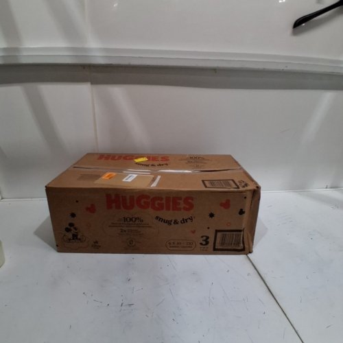 210PK HUGGIES SNUG AND DRY DIAPERS - SIZE 3 - WHITE image 2
