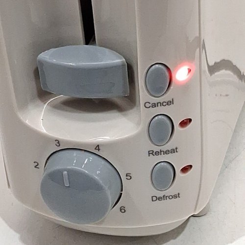 SEEDEEM 2 SLICE SLIM TOASTER - IVORY (MODEL:SD-T30183-IY) image 2