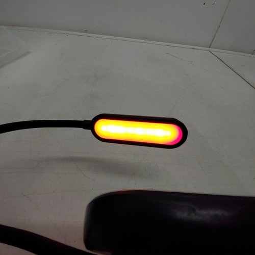 RED+AMBER READING CLIP-ON LIGHT - BLACK image 2