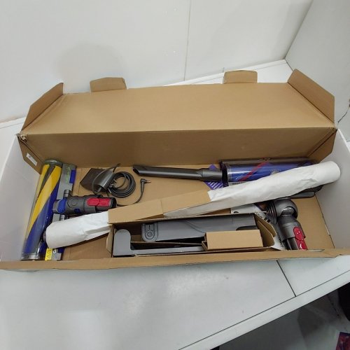 DYSON V15 DETECT PLUS CORDLESS MULTI-PURPOSE VACUUM CLEANER WITH ATTACHMENTS - GREY (MODEL: SV47) image 4