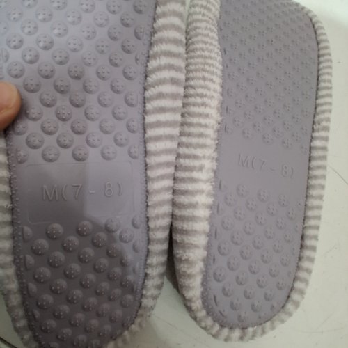 WOMEN'S RUBBER BOTTOM STRIPED SLIPPERS - SIZE 7-8 - WHITE/GREY image 3