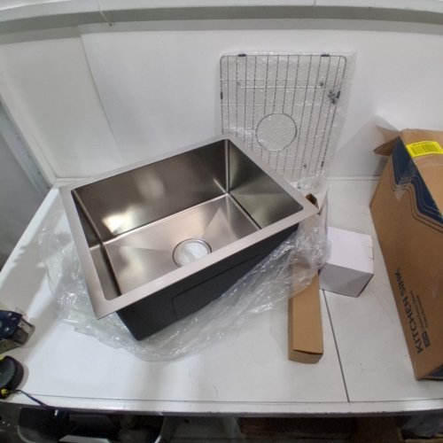 ROVOGO SINGLE-BOWL UNDERMOUNT KITCHEN SINK - 29" X 16" X 9" - STAINLESS STEEL (MODEL: CA-WG-2016DF) image 3