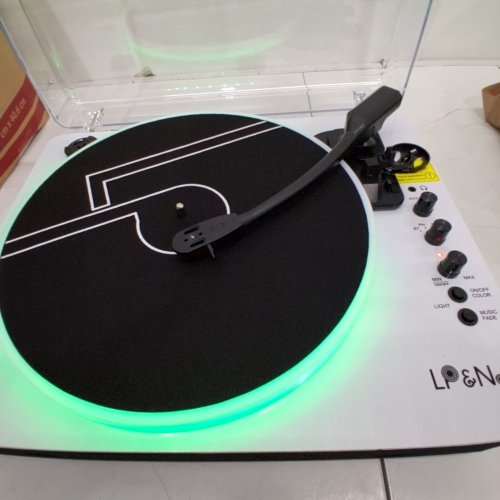 LP&NO.1 BLUETOOTH VINYL RECORD PLAYER 3-SPEED BELT-DRIVE TURNTABLE WITH DUAL EXTERNAL STEREO SPEAKERS - WHITE (MODEL : LPSC-026) image 2
