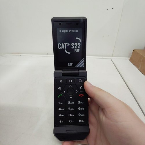 CAT S22 RUGGED WATER RESISTANT LTE FLIP PHONE - 16GB STORAGE - 2.8" TOUCHSCREEN - BLACK image 2