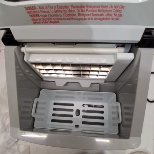FRIGIDAIRE EXTRA LARGE CAPACITY CLEAR ICE MAKER LCD CONTROL 40LBS OF ICE IN 24HRS - 2.3QT WATER RESIVOIR - RED - (MODEL: EFIC452-SSRED image 5