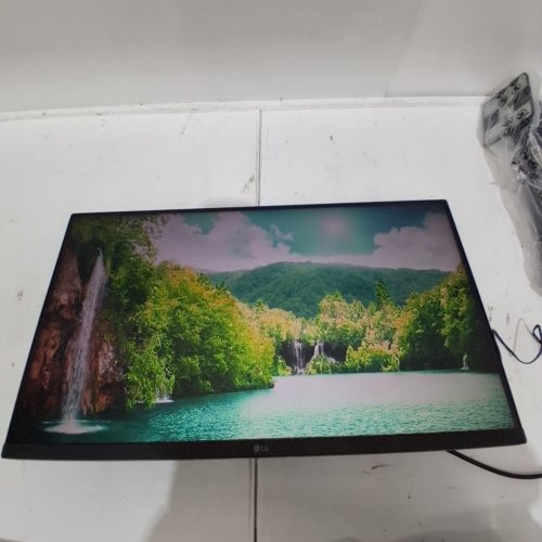 LG FHD IPS DISPLAY MONITOR WITH 100HZ REFRESH RATE, DYNAMIC ACTION SYNC, & BUILT-IN SPEAKERS - 27" - BLACK (MODEL: 27MS550-B) image 2