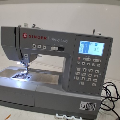 SINGER HEAVY DUTY 6800C COMPUTERIZED SEWING MACHINE WITH ACCESSORY KIT - GREY - (MODEL: HD6800C) image 2