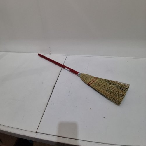 SPARTA BLENDED CORN BROOM WITH WOOD HANDLE FOR INDOOR & OUTDOOR USE - 34" - RED (MODEL: 368100) image 2