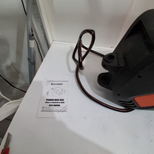 BLÜTEZEIT RETRACTABLE GARDEN HOSE REEL WITH HOSE AND 9 FUNCTION NOZZLE - 180° SWIVEL BRACKET - 65FT- GREY/ ORANGE ( MODEL: ‎HR-20M-HY-BR ) image 3