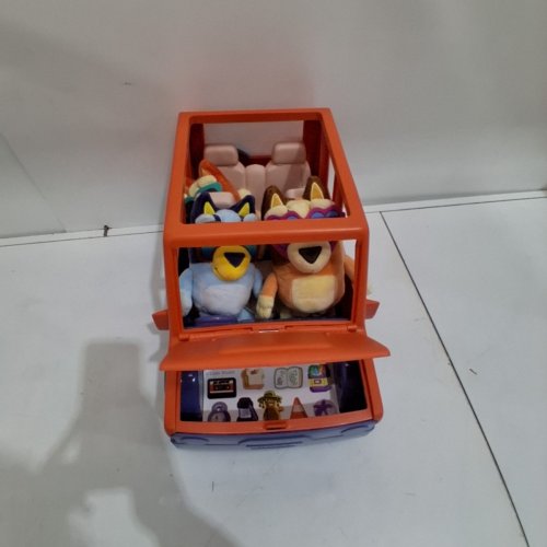 BLUEY BUDDIES BIG HEELER 4WD WITH OPENING HOOD AND PLUSH FAMILY - MULTI-COLOUR (MODEL: 19117) image 3