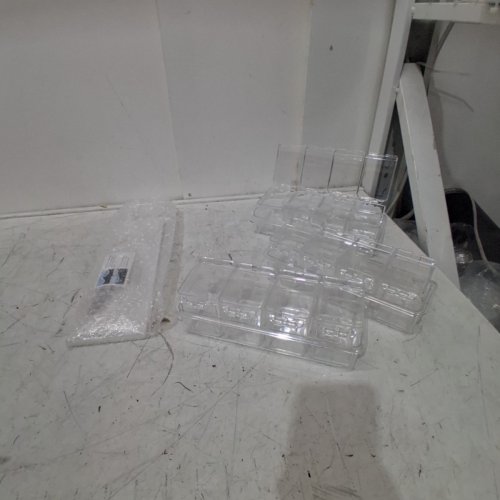 SINGHOOW 3-SET CLEAR 4-CELL STORAGE CONTAINERS WITH RISER - 11.8" X 10.2" X 8.7" - CLEAR (MODEL: KEZ-SINGHOOW-3216) image 4