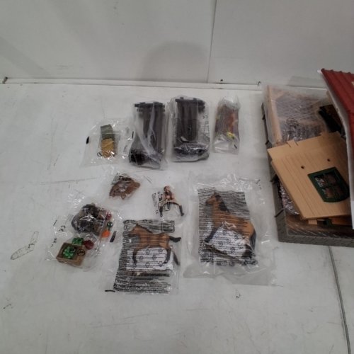 96PC SCHLEICH FARM WORLD HORSE BARN AND STABLE PLAYSET (MODEL: 42195) image 3