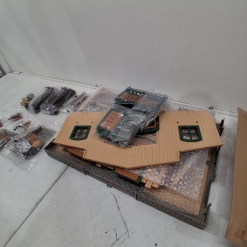 96PC SCHLEICH FARM WORLD HORSE BARN AND STABLE PLAYSET (MODEL: 42195) image 4