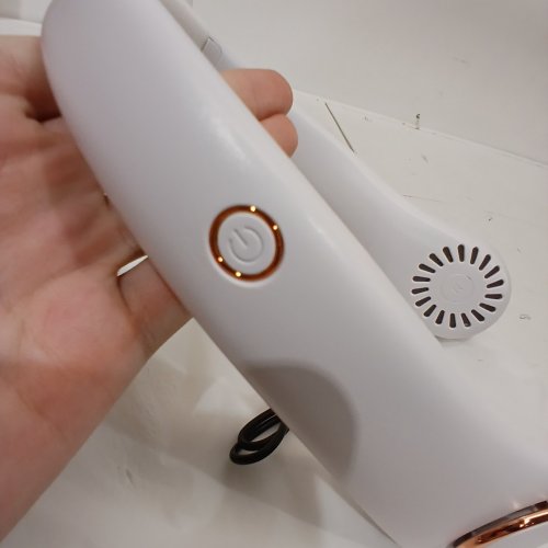 DREAMY CUBBY 3-SPEED PORTABLE HANDS-FREE BLADELESS NECK COOLER FAN WITH 360° COOLING AND RECHARGEABLE BATTERY - 4000MAH - WHITE/GOLD (MODEL: F15) image 2