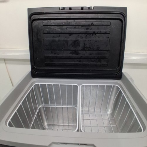 EUHOMY PORTABLE ELECTRIC COOLER AND FREEZER WITH WHEELS & 2 COMPARTMENTS - 50L - 12V DC / 110-240V AC - BLACK/GREY (MODEL: CFB-50) image 4