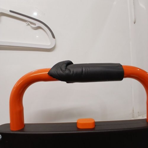 VEVOR STAIR-CLIMBING DOLLY - 260 LBS MAX - ORANGE AND BLACK image 4