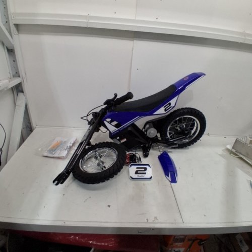 RAZOR KIDS MX125 DIRT ROCKET ELECTRIC BIKE WITH REAR WHEEL DRIVE - KIDS 7 AND UP - 13KM/H - 100W BLUE (MODEL:15118244) image 3