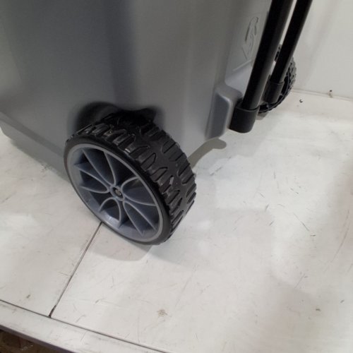 IGLOO MAXCOLD LATITUDE ROLLER COOLER - 62 QT - GREY / BLACK image 3