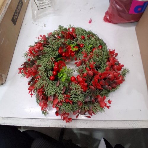 VEASFAK RED BERRIES CHRISTMAS WREATH CHRISTMAS DECORATION - 12" - RED GREEN image 2