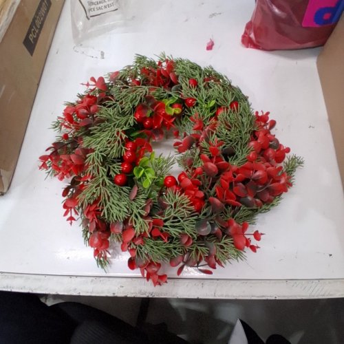 VEASFAK RED BERRIES CHRISTMAS WREATH CHRISTMAS DECORATION - 12" - RED GREEN image 3