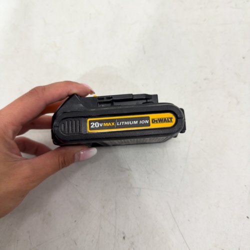 DEWALT 20V MAX LITHIUM ION RECHARGEABLE BATTERY (MODEL: DCB207) image 3