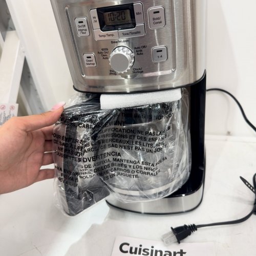 CUISINART PERFECTEMP PROGRAMMABLE COFFEE MAKER WITH DIGITAL DISPLAY - 14 CUP GLASS CARAFE - STAINLESS STEEL - (MODEL: DCC-3200C) image 3