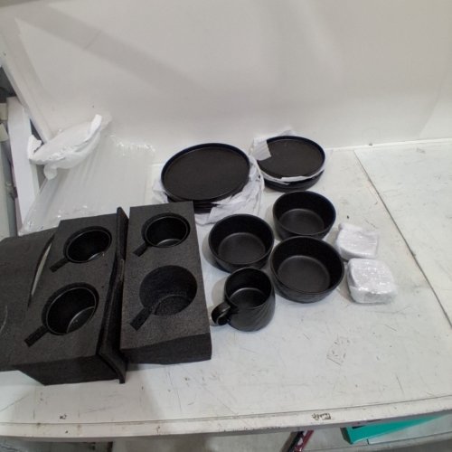 15PC DINNERWARE SET WITH MATTE CERAMIC PORCELAIN PLATES, BOWLS, & MUGS, SERVICE FOR 4 - BLACK image 3