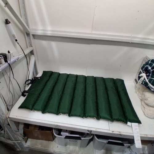 BRENT WOOF REVERSIBLE TRAVEL COOLING PET MAT - 26" X 43" - GREEN / KHAKI (MODEL: 1935076) image 3