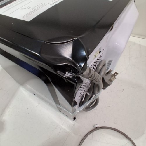BLACK + DECKER 10 POWER LEVEL COMPACT COUNTERTOP MICROWAVE - 0.7 CU.FT / 700W - BLACK (MODEL: EM720CP7/CA) image 5