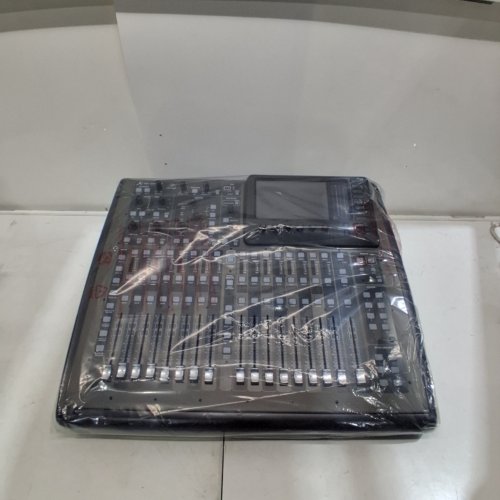 BEHRINGER X32 COMPACT 40-CHANNEL DIGITAL MIXER, 17 FULLY AUTOMATED MOTORIZED 100 MM FADERS - BLACK (MODEL: X32 COMPACT) image 2